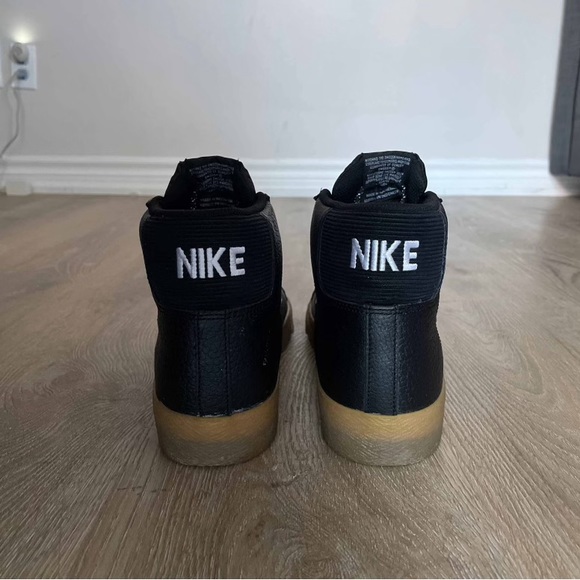NIKE; ZOOM BLAZER MID PREMIUM ’BLACK GUM JEWEL’ - Picture 4 of 8